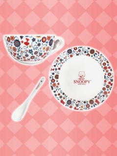 スヌーピーカップアンドソーサー を投入いたしました オンラインクレーンゲーム トレバ